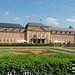 Z�mek Dob�� a jeho francouzsk� zahrada